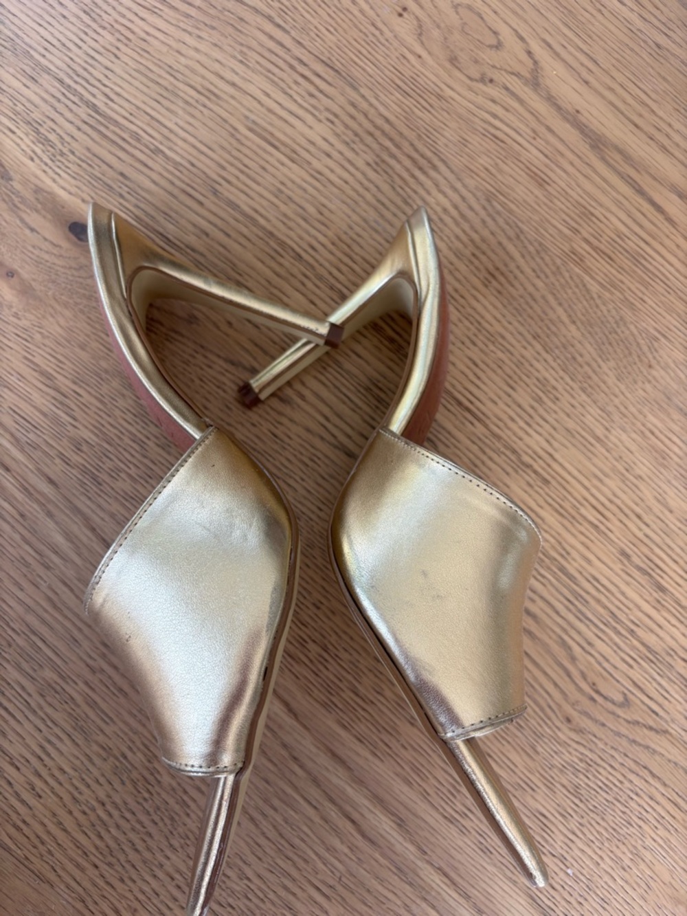 Olive Brand Metalic Gold  Shoes from Brazil - Picture 4 of 8
